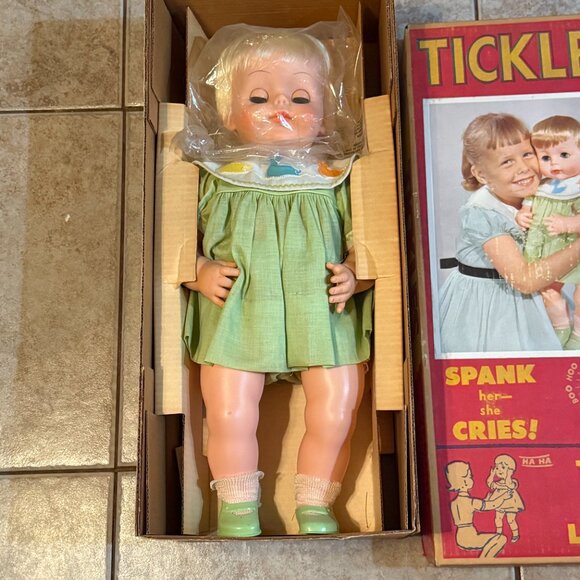 VTG Tickles Doll By Deluxe 1963 w Original Box Automatic Voice System Untested - Picture 3 of 3